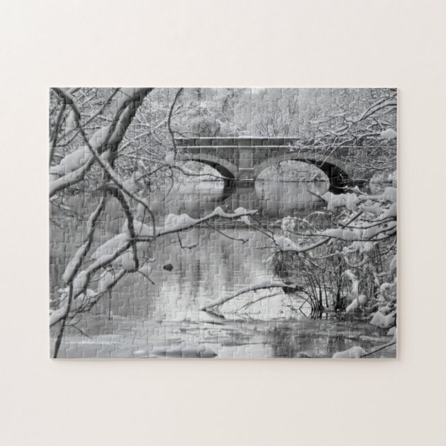 Puzzle Pont de voûte au-dessus de rivière congelée en (Horizontal)