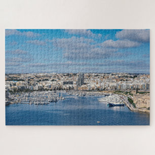 Puzzle Port de Sliema avec bâtiments et bateaux modernes
