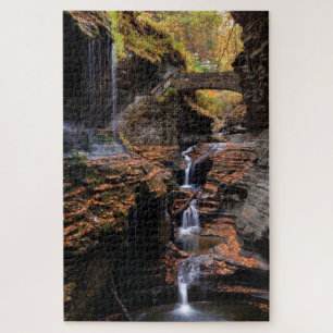 Puzzle Rainbow Falls dans le verre Watkins avec le feuill