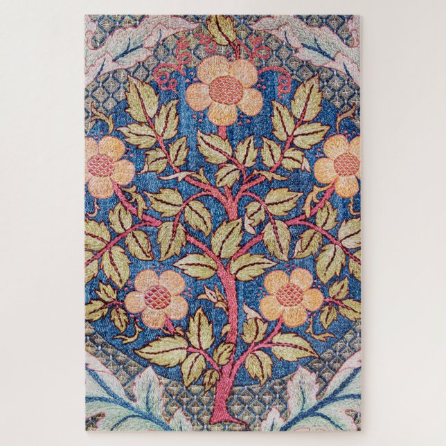 Puzzle Rose Wreath, William Morris (Vertical)
