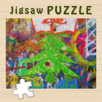 Puzzle Sapin de Noël vert sur un mur de graffiti - 