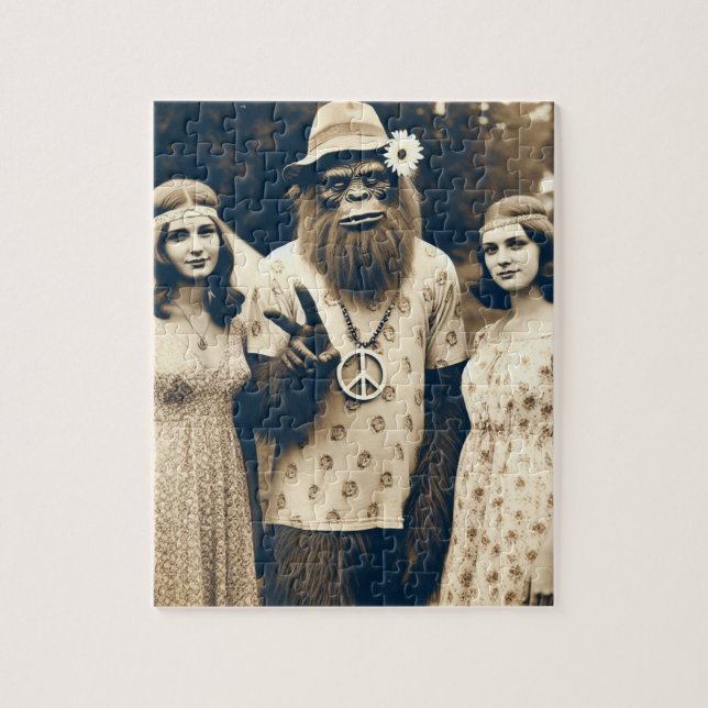 Puzzle Sasquatch Hippie Sepia Avec Deux Femmes (Vertical)