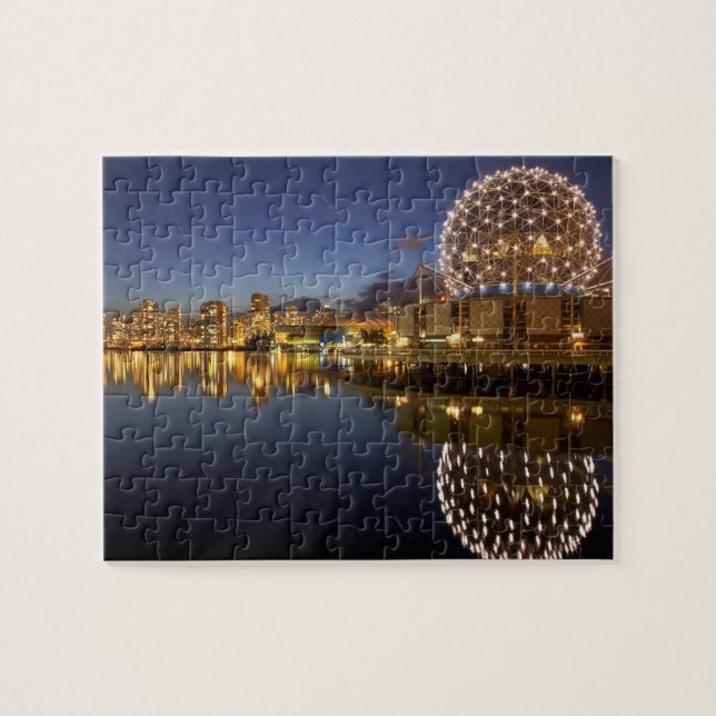 Puzzle Science World et CBD se reflètent dans False Creek (Horizontal)