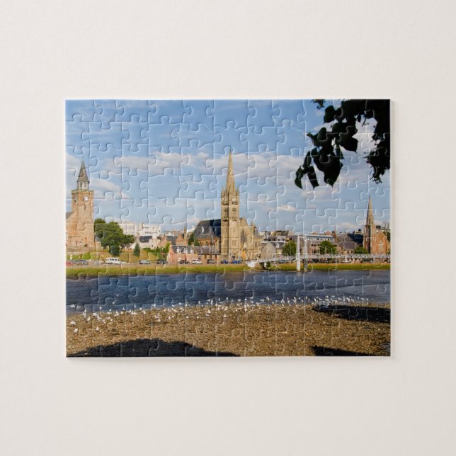 Puzzle Skyline et rivière de la ville pittoresque d'Inver (Horizontal)