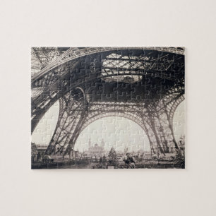 Puzzle Sous Tour Eiffel, avant de monter, de "L