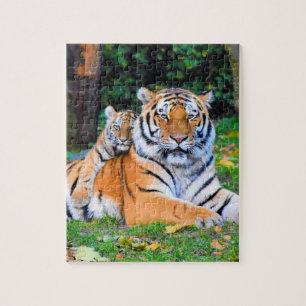 Puzzle Tigre & Poing bébé magnifiquement dans l'herbe ens