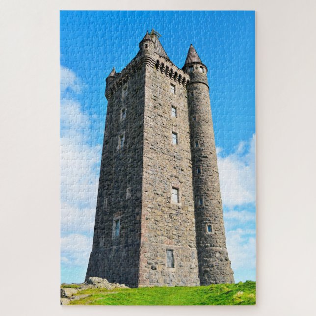 Puzzle Tour Scrabo Newtownards Comté Down Irlande. (Vertical)