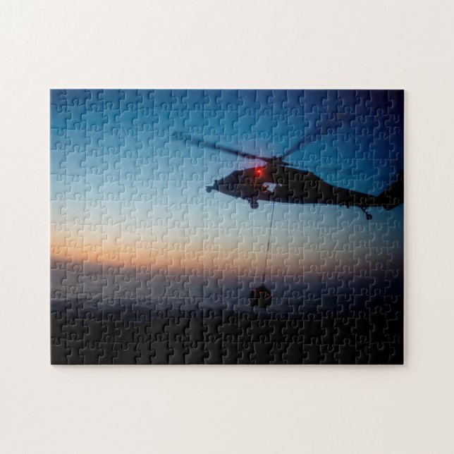 Puzzle U.S. Marine MH-60S Seahawk au crépuscule (Horizontal)