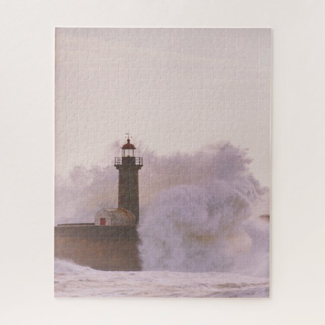 Puzzle Vagues océaniques s'écrasant contre le phare (Vertical)