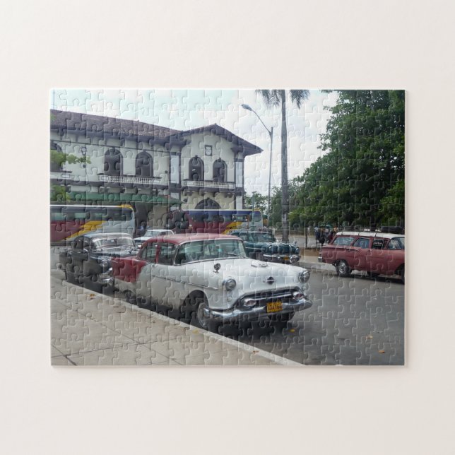 Puzzle Vieille voiture américaine sur le Cuba (Horizontal)