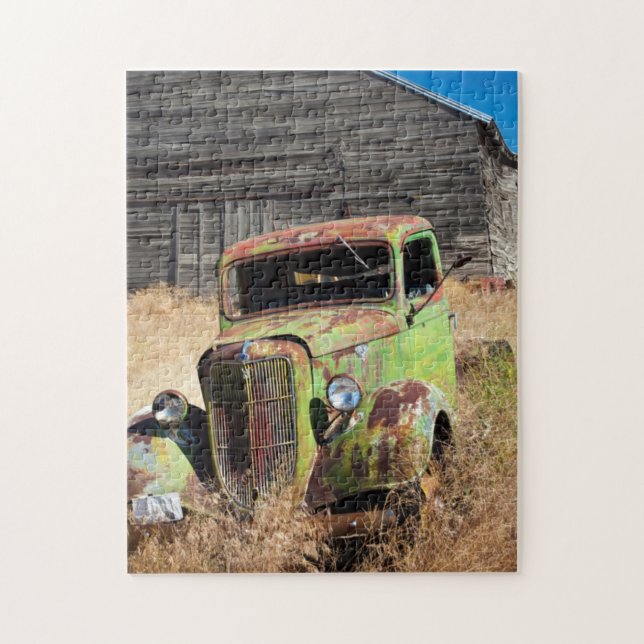 Puzzle Voiture de rouillement devant la ferme abandonnée (Vertical)