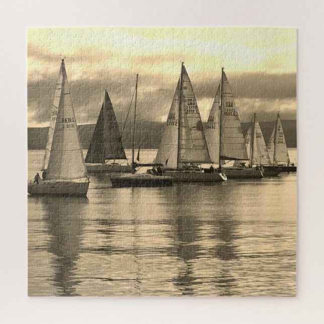 Puzzle Yachts à Rothesay Bay, Scotland. (Vertical)