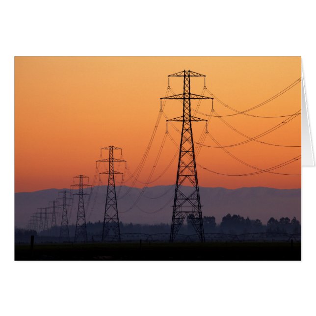 Pylônes électriques au coucher du soleil (Devant horizontal)