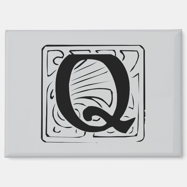Q Monogram black Magnet (Front)