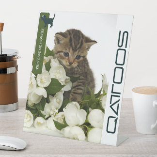 QATTOOS PEDESTAL SIGN