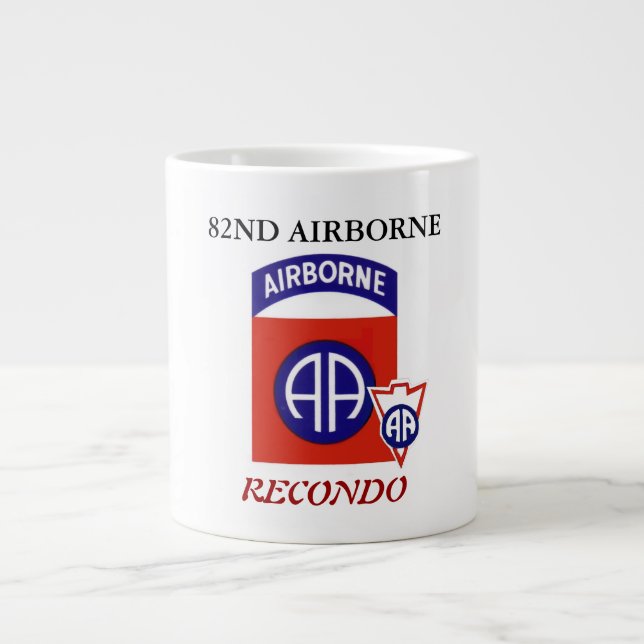 quatre-vingt-deuxième TASSE AÉROPORTÉE d'ÉLÉPHANT (Devant)