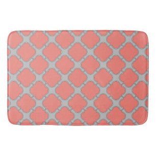Quatrefoil coral and grey bath mat
