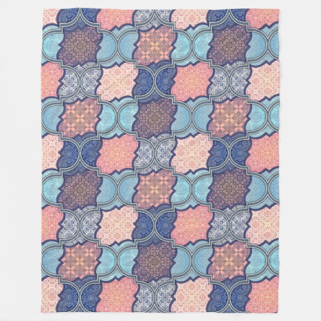 Quatrefoil Fleece Blanket (Front)