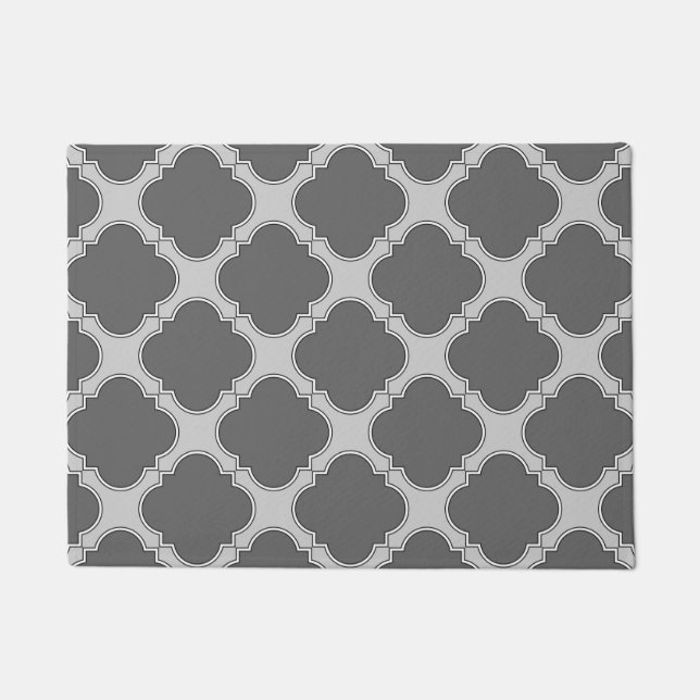 Quatrefoil in shades of grey doormat (Front)