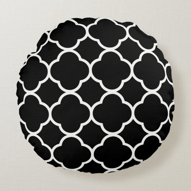 Quatrefoil Patterns Black And White Elegant Cool Round Pillow (Front)
