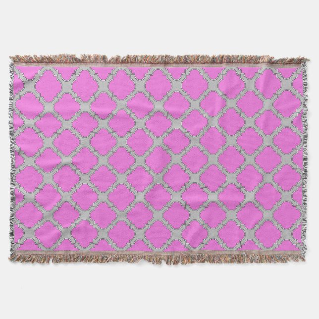 Quatrefoil pink and grey throw blanket (Front)