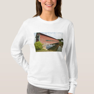 Quebec, Canada. Galipeault covered bridge in T-Shirt