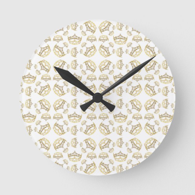 Queen of Hearts Crown Tiara Pattern Wall Clock (Front)