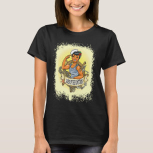 Queen Of The Pontoon Boat captain T-Shirt