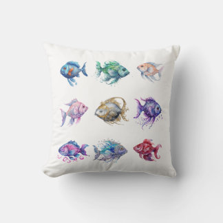 Quelque chose de louche petit coussin jeté