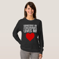 QUELQU'UN À CINCINNATI M'AIME T-shirts Cadeaux