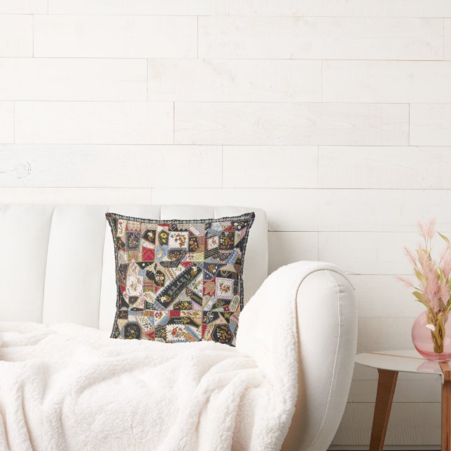 Quilt, crazy pattern throw pillow (Couch)