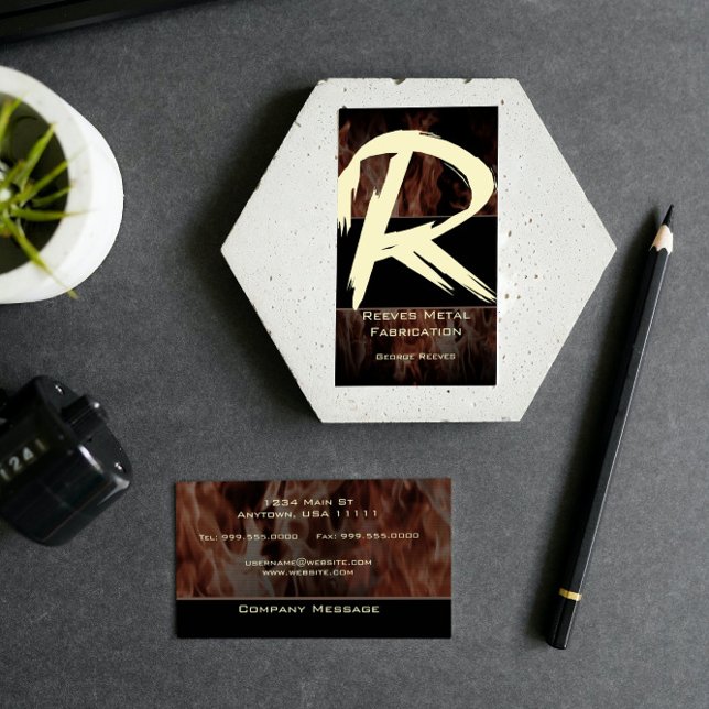 R Carte de visite de monogramme de flamme (R Flame Monogram Business Card)