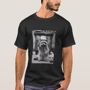 Raccoon Funny Raccoon Selfie Dumpster Trashcan 1 T-Shirt