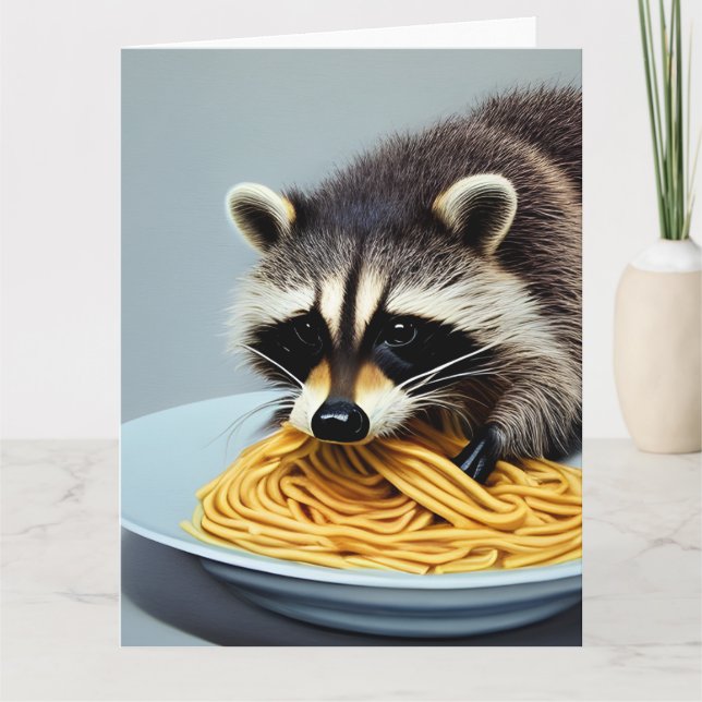 Raccoon Manger Spaghetti Carte de voeux (Devant)