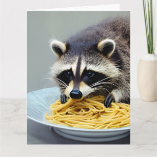 Raccoon Manger Spaghetti Carte de voeux pliée