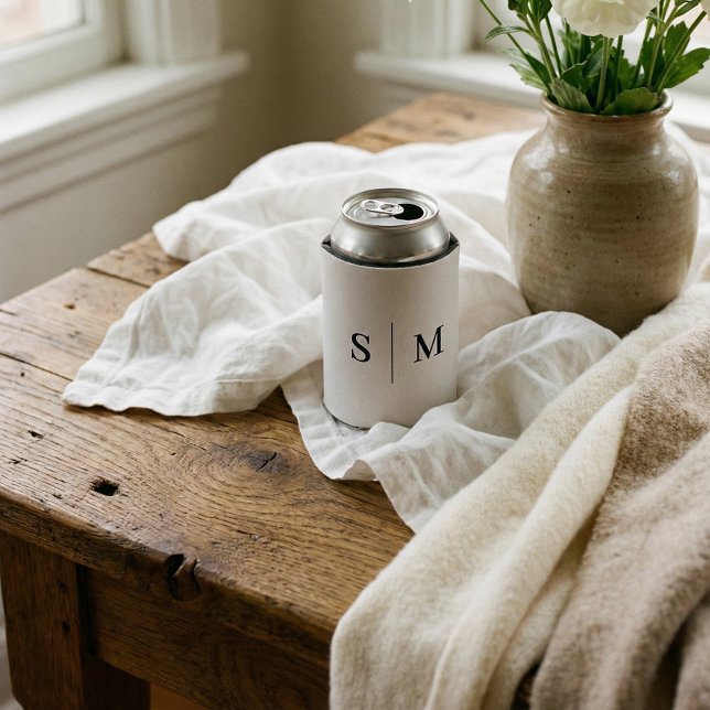 Rafraîchisseur Pour Canette Classic Monogram Elegant White Wedding Can Cooler (Créateur téléchargé)