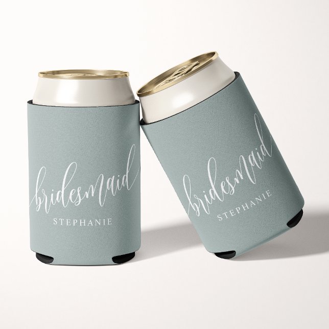 Rafraîchisseur Pour Canette Dusty Sage Bridesmaid Script moderne (Créateur téléchargé)