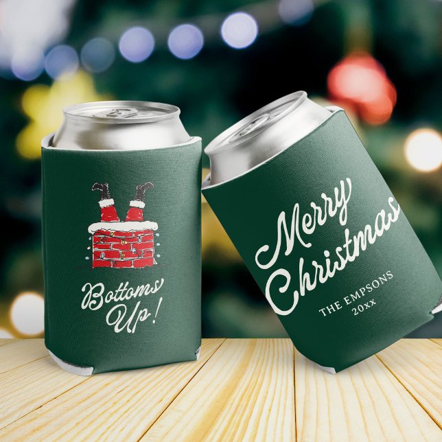Rafraîchisseur Pour Canette Funny Merry Christmas Santa Bottoms Up Friendmas (Green Christmas can cooler with Santa’s legs upside down in a chimney and text reading Bottoms Up.)