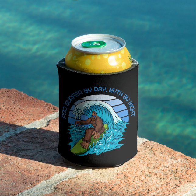 Rafraîchisseur Pour Canette Pro By Day, Myth By Night Surfing Bigfoot Beer (Piscine in situ)