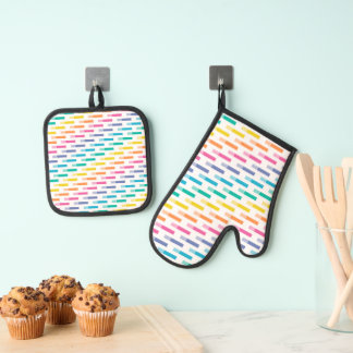 RAINBOW COLORED GEOMETRIC PATTERNS OVEN MITT & POT HOLDER SET