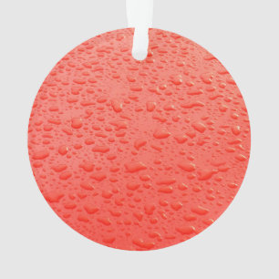 Raindrops sur une voiture orange