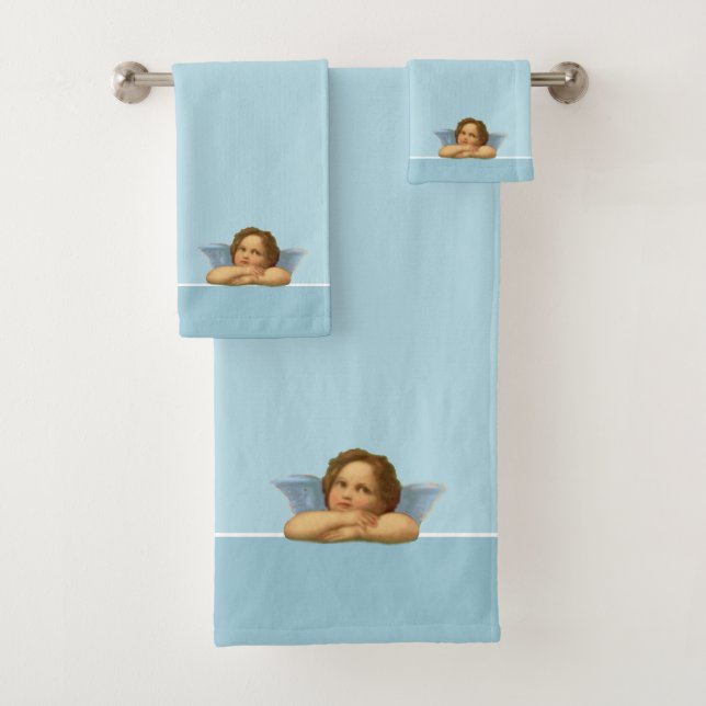 Raphaël Cherub élégant sur fond bleu clair (En situation)