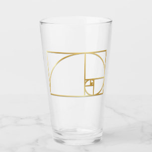 Rapport d'or - verre de boissons