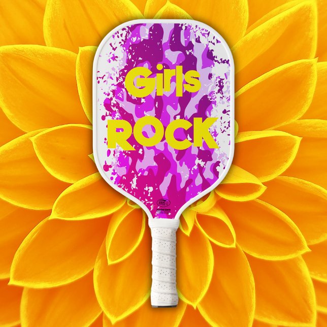Raquette De Pickleball Camouflage rose avec texte jaune | (Créateur téléchargé)