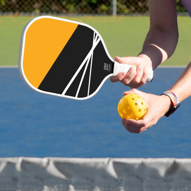 Raquette De Pickleball Fun Golden Yellow Black Blanc rayures Couleur Bloc (Insitu)