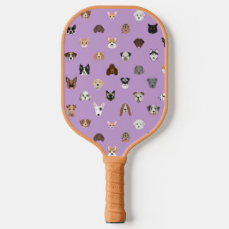 Raquette De Pickleball Le chien mignon fait face à la violette