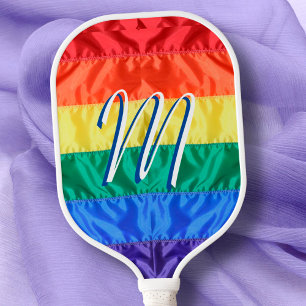 Raquette De Pickleball LGBT LGBTQ Rainbow Flag Arc-en-ciel rayures Monogr