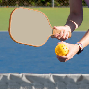 Raquette De Pickleball Look d'entreprise avec un homme d'affaires en cost
