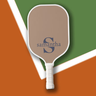 Raquette De Pickleball Moderne Elegant Personnalisé Nom initial Luxe Khak