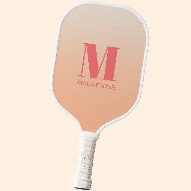 Raquette De Pickleball Monogramme moderne Nom initial Peach Gradient (Modern monogram initial name personalized peach gradient pickleball paddle)